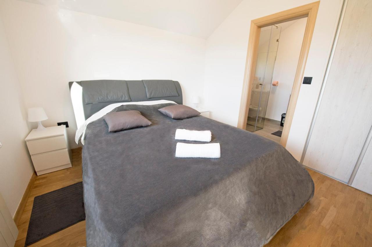 Apartman Grc Daire Dugo Selo Dış mekan fotoğraf